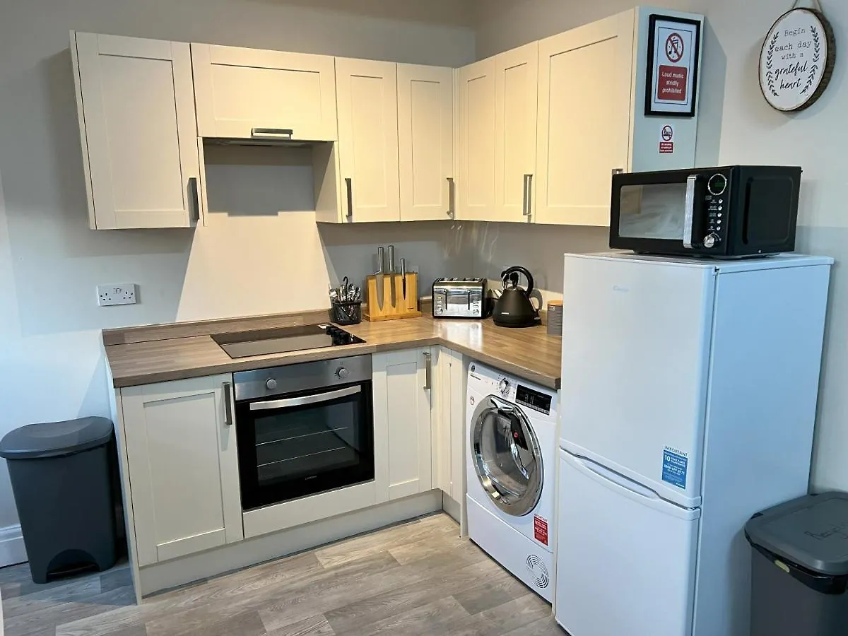 Kim Family Holiday Get-Away 4 Bedrooms 2 Baths Blackpool