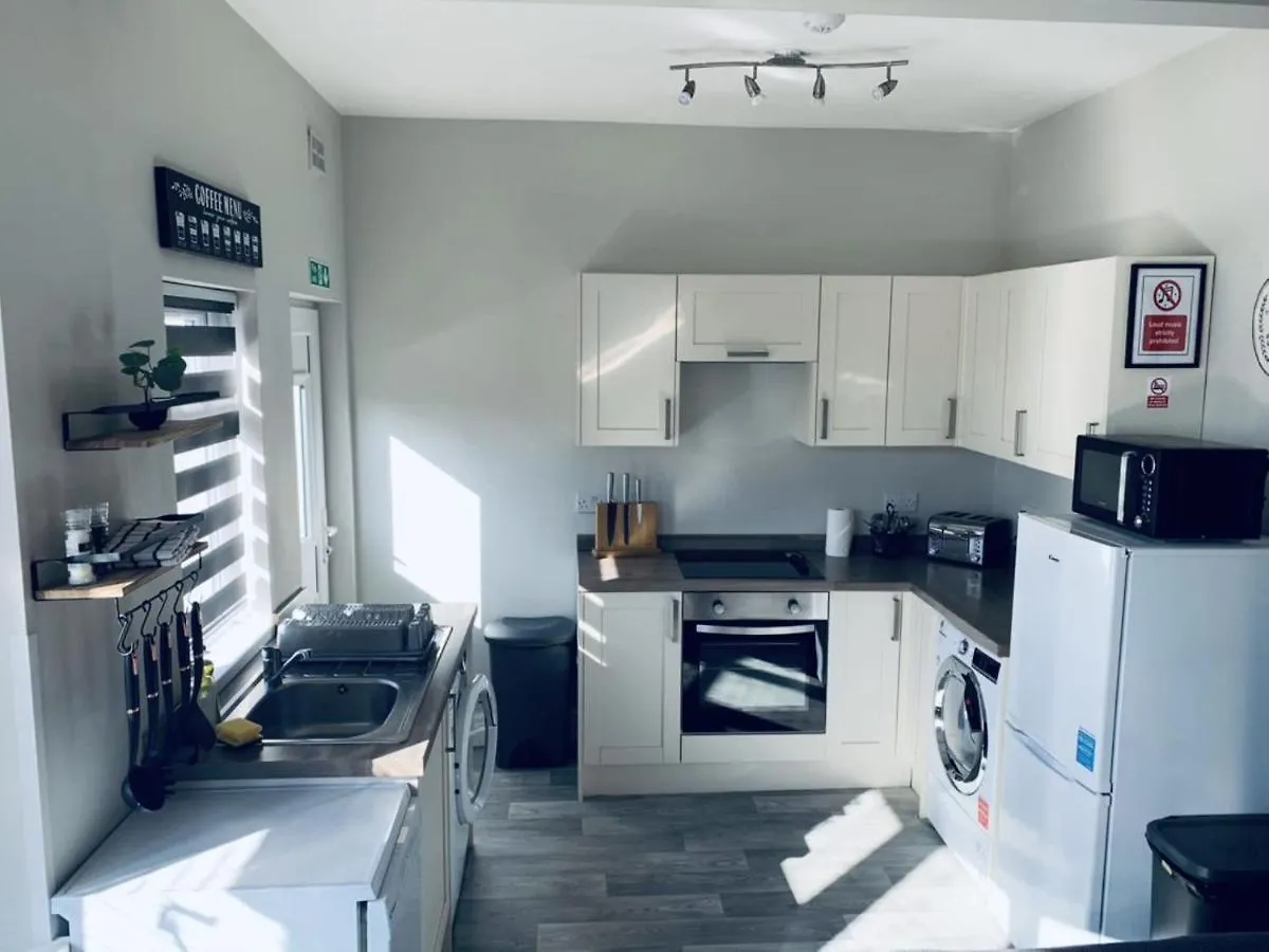 Kim Family Holiday Get-Away 4 Bedrooms 2 Baths Blackpool